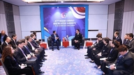 Pääministeri Pham Minh Chinh tapasi Thaimaan pääministerin Anutin Charnvirakulin.