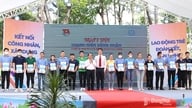 Wilayah Dong Nai melancarkan kempen untuk menderma kad insurans kesihatan kepada golongan kurang bernasib baik.