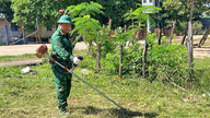 Warm bonds between soldiers and civilians in the border region of Gia Lai.