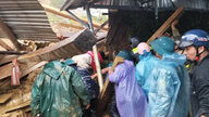 Tanah runtuh menimbus 6 rumah, 1 cedera.