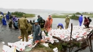 ভারী বৃষ্টির কারণে থাচ খে লৌহখনি ঘিরে থাকা বাঁধটি ভেঙে গেছে।