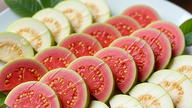 Vaaleanpunainen vai valkoinen guava: Kumpi on parempi diabeetikoille?