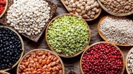 Les femmes de plus de 45 ans devraient inclure ces 5 aliments dans leur alimentation pour renforcer leurs os et réduire la douleur.