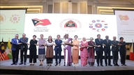 Itä-Timorin itsenäisyysjulistuksen 50-vuotisjuhlaa ja ASEAN-jäsenyyden merkkipaalua juhlitaan.