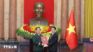 Hr. Nguyen Trong Nghia var leder af den generelle politiske afdeling og blev forfremmet til general.
