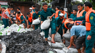 Ho Chi Minh City: Päivystys 24/7, valmiina reagoimaan taifuuni nro 13:een ja nousuvesiin.