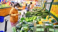 Inflationen er fortsat under kontrol, og prisniveauet er stabilt.