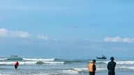 Khẩn trương tìm kiếm du khách mất tích ở biển Kê Gà