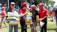 Das vietnamesische Rote Kreuz leistet Nothilfe für die vom Taifun Nr. 13 betroffenen Menschen.