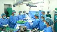 Cho Ray-sjukhuset utförde framgångsrikt sju organtransplantationer på tre dagar, vilket var den första lungtransplantationen i södra Vietnam.