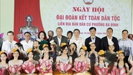 Setiausaha Agung To Lam menghadiri sambutan Hari Perpaduan Negara di wad Ba Dinh, Hanoi.