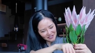 Diva Hong Nhung wygląda młodo w wieku 55 lat, a artystka Lan Huong jest szczęśliwa ze swoim mężem.