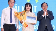 En 21 år gammel kvinnelig student fra det sentrale Vietnam vant førstepremien i konkurransen «Elskede lærer».