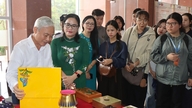 Besøg Tuong Binh Hiep lakudstilling på Vietnam National University Ho Chi Minh City.