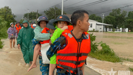 Unit-unit tentera sedang memberi tumpuan kepada tindakan menangani banjir yang sangat besar.