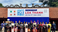 Dos estudiantes de Ciudad Ho Chi Minh ganan el primer premio en el Premio Loa Thanh 2025.