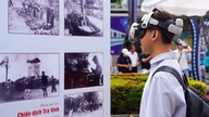 Se filmudstillinger med virtual reality-teknologi og tag gratis billeder i Lam Son Park.