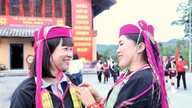 De livlige kulturelle farver hos den etniske gruppe Dao på Ban Vuong Festivalen 2025