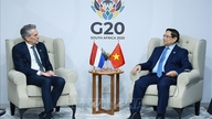 Premier Pham Minh Chinh spotkał się z premierami Holandii i Singapuru z okazji szczytu G20.