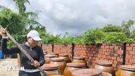 Besuchen Sie das über 100 Jahre alte Fischsaucendorf Cua Khe in Da Nang.