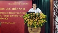 Mereformasi pendidikan teori politik di universiti dan kolej.