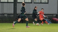 Det vietnamesiske kvindelandshold havde endnu en værdifuld kamp under deres træningslejr i Japan.