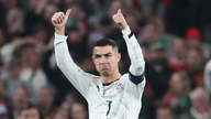 FIFA er beskyldt for at have udvist overdreven favorisering ved at give Ronaldo en 'meningsløs' straf.
