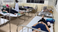 Two more mass casualty incidents reported after a meal in Ho Chi Minh City, 19 students suspected of fish allergy.