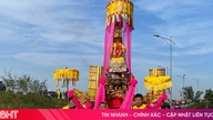 কোয়ান হোয়াং মুই (লর্ড হোয়াং মুই)-এর ভ্রমণকালীন এক গম্ভীর ও বর্ণাঢ্য শোভাযাত্রা।