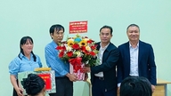 NHỮNG NGƯỜI VẼ LẠI ĐỜI MÌNH (*): Thầy giáo khiếm thị thắp sáng những mảnh đời