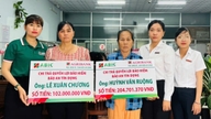 Syarikat Insurans Agribank Kien Giang membayar lebih 300 juta VND dalam insurans keselamatan kredit.