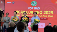 En un festival de pho celebrado en Ciudad Ho Chi Minh, se venden 20.000 tazones de delicioso pho a 40.000 VND cada uno.
