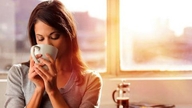 Apakah faedah minum air garam suam pada waktu pagi?