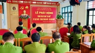 De "Three Best"-beweging bij het politiebureau van de wijk Quang Yen.