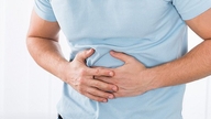Douleurs abdominales dues aux vers chez l'adulte : signes et quand consulter un médecin.