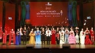 Elev af den fortjenstfulde kunstner Phuong Nga vinder førstepræmien i 'Hanoi Singing Contest'.