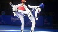 SEA Games ke-33, 11 Desember: Tim Taekwondo, Senam, dan Jujitsu Vietnam terus meraih medali emas.
