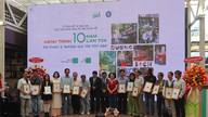 Ho Chi Minh City Book Street hædrer læserne med fremragende fotos og artikler.