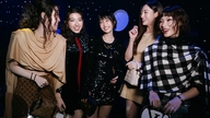 Луонг Тхуи Линь появилась на модной вечеринке Louis Vuitton в компании нескольких красивых девушек.