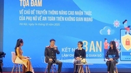 Lancering af en kommunikationskampagne for at øge kvinders bevidsthed i cyberspace.