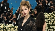 BLACKPINKのリサは、ビヨンセ、ニコール・キッドマン、アナ・ウィンターと共に、2026年のメットガラを主催する。