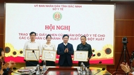 Bac Ninh Province unexpectedly commends the team that saved a critically ill patient.