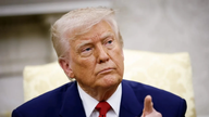 Setelah menyatakan akan membuat Amerika lebih kuat, Presiden Trump justru harus 'memadamkan api'.