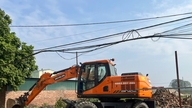 Myndighederne i Hung Dao-distriktet håndhævede fjernelsen af ​​78 jordovertrædelser for at bygge Tan Hoa Handicraft Village Industrial Cluster.