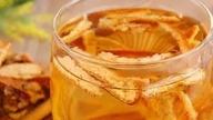 5 resep teh herbal untuk membantu meredakan kembung dan gangguan pencernaan.