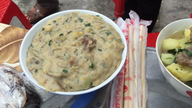 De specialiteiten van een feestmaal in Ninh Binh omvatten gerechten die gasten snel verorberen, en andere die alleen bedoeld zijn om mee naar huis te nemen.