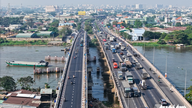 Binh Phuoc 1-broen er officielt åbnet for trafik, og den 9.000 tons tunge brokonstruktion er hævet med 1,25 meter.