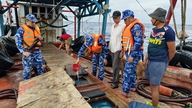 หน่วยยามฝั่งที่ 4 ปฏิบัติการปราบปรามการลักลอบขนสินค้าในทะเลทางตะวันตกเฉียงใต้ของประเทศ