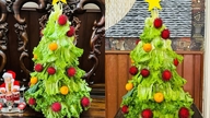 Hem dekoratif hem de işlevsel olan yenilebilir Noel ağacı, 2025 Noel sezonunda internette viral oluyor.