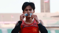 Beautiful moments from SEA Games 33: Nguyen Trung Cuong and two family photos.